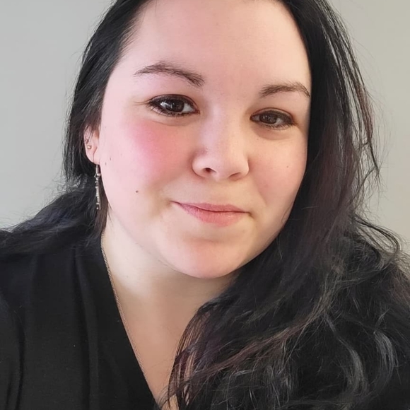 Meet Your Posher! - Picture 2 of 4